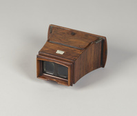 FK 2022.05
<br/>
Stereokijker
<br/>
<em>Murray & Heath</em>